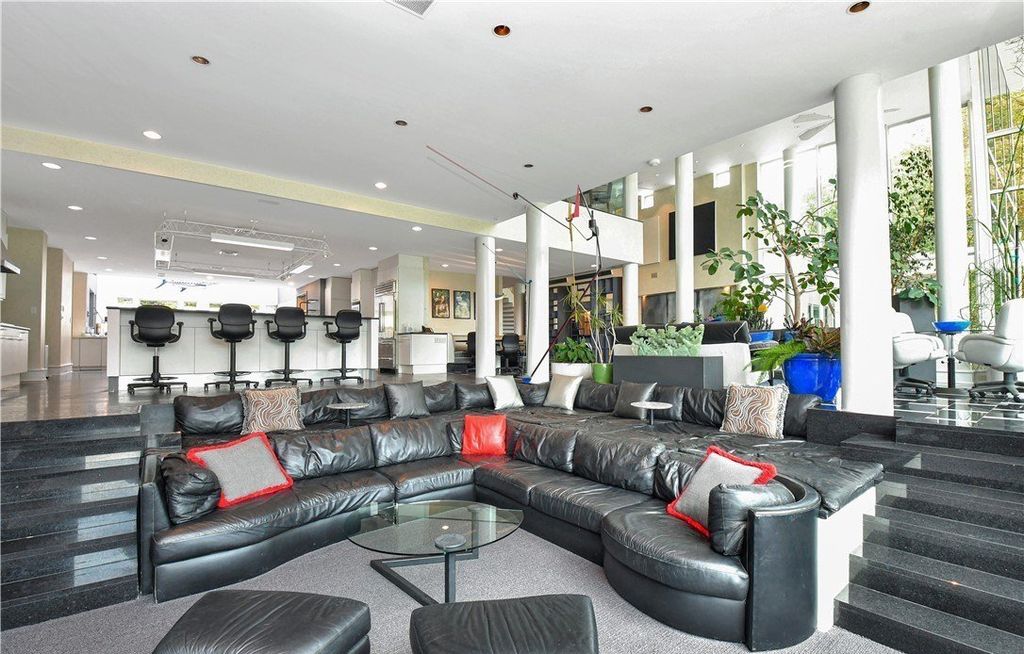 Richfield Ohio Residence A Modern Architectural Masterpiece in Privacy and Luxury Listed at 3995000 11