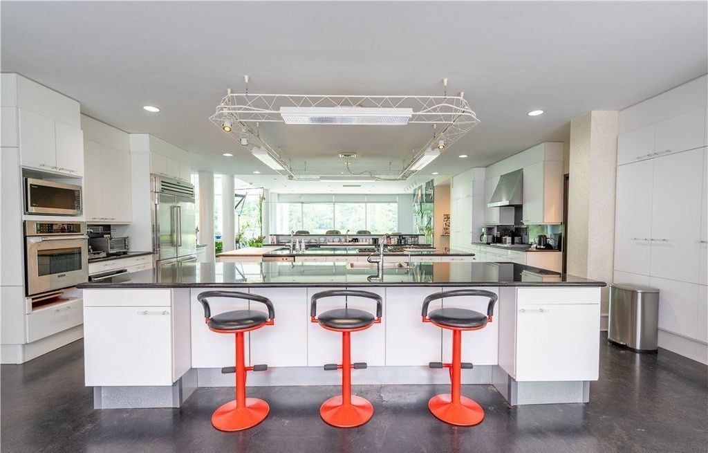 Richfield Ohio Residence A Modern Architectural Masterpiece in Privacy and Luxury Listed at 3995000 13