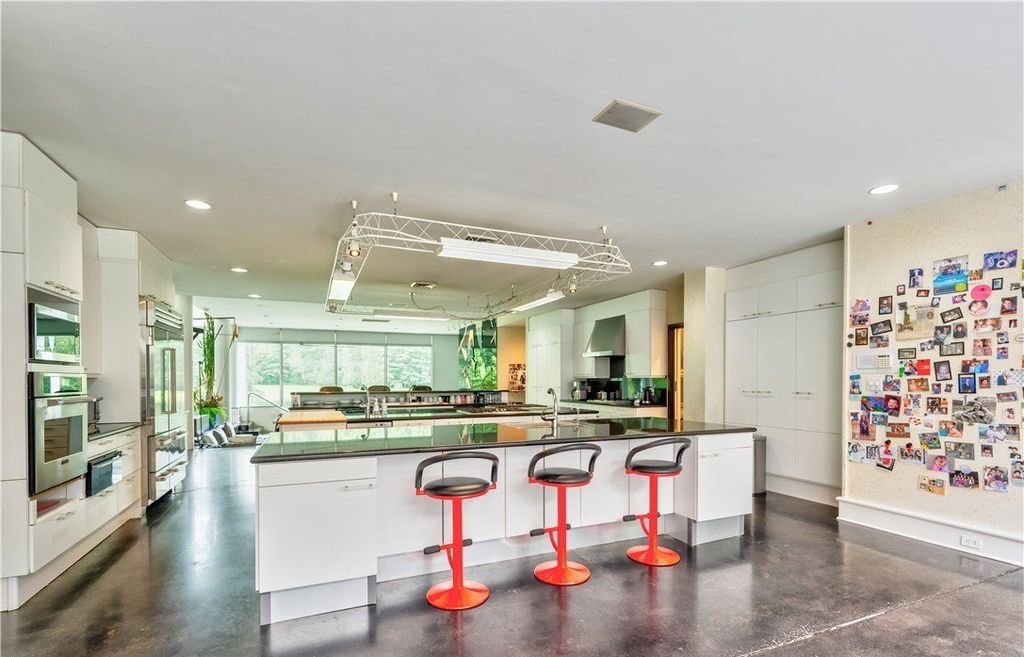 Richfield Ohio Residence A Modern Architectural Masterpiece in Privacy and Luxury Listed at 3995000 16