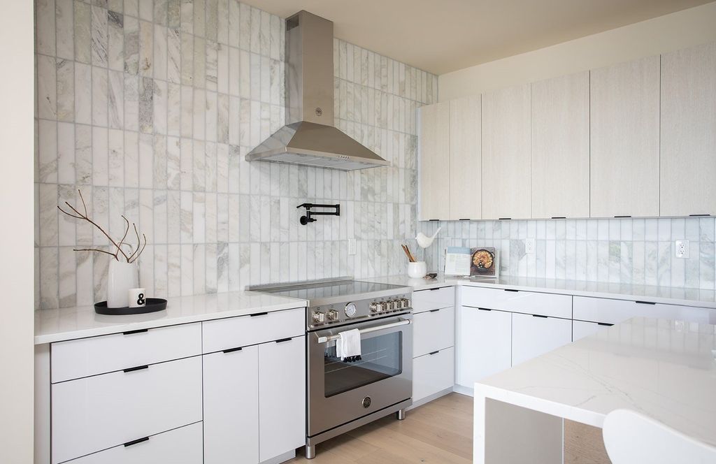 Seattles Coastal Retreat 2.85 Million Home with Stunning Views and Serene Lifestyle 11