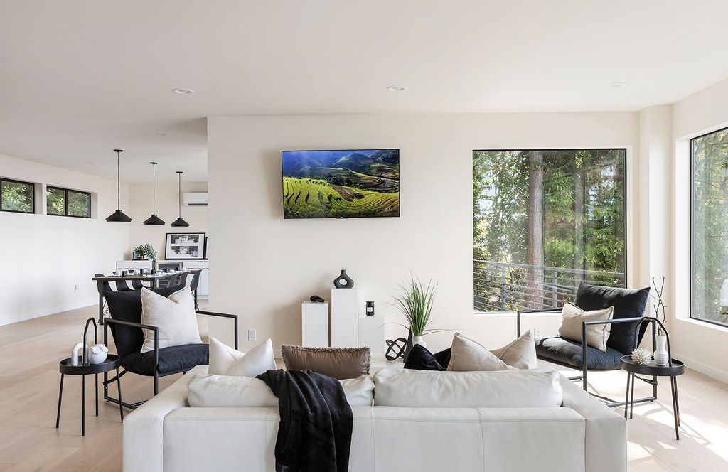 Seattles Coastal Retreat 2.85 Million Home with Stunning Views and Serene Lifestyle 14