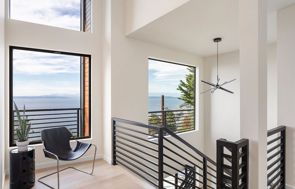 Seattles Coastal Retreat 2.85 Million Home with Stunning Views and Serene Lifestyle 19