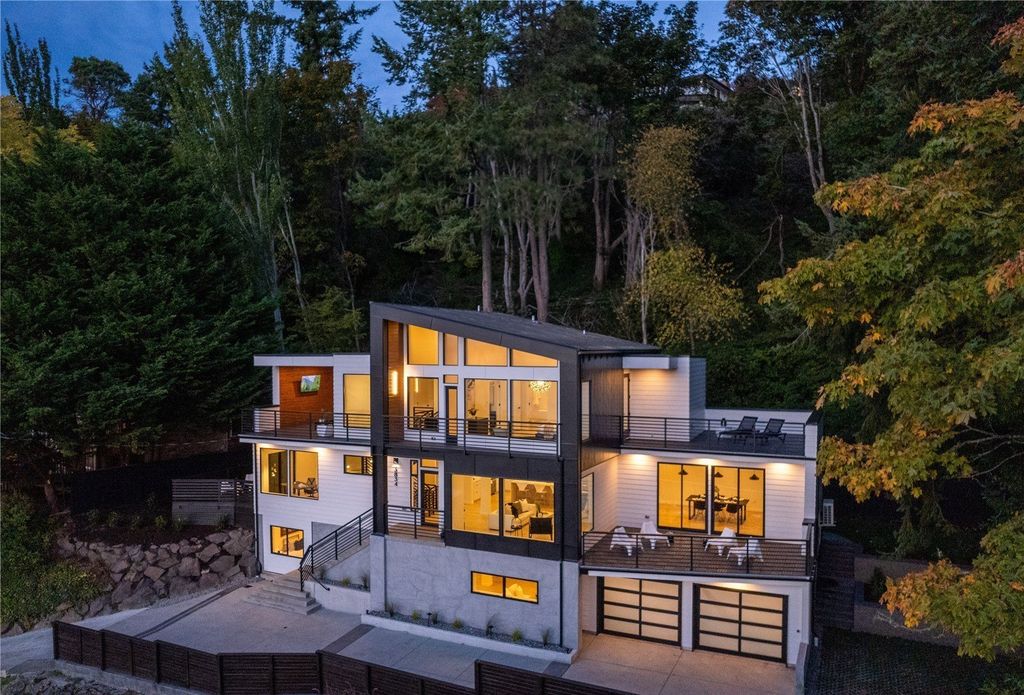Seattles Coastal Retreat 2.85 Million Home with Stunning Views and Serene Lifestyle 2