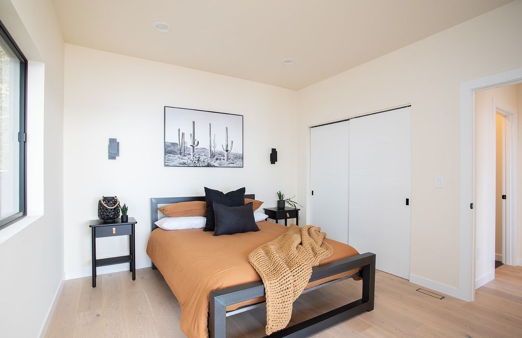 Seattles Coastal Retreat 2.85 Million Home with Stunning Views and Serene Lifestyle 27