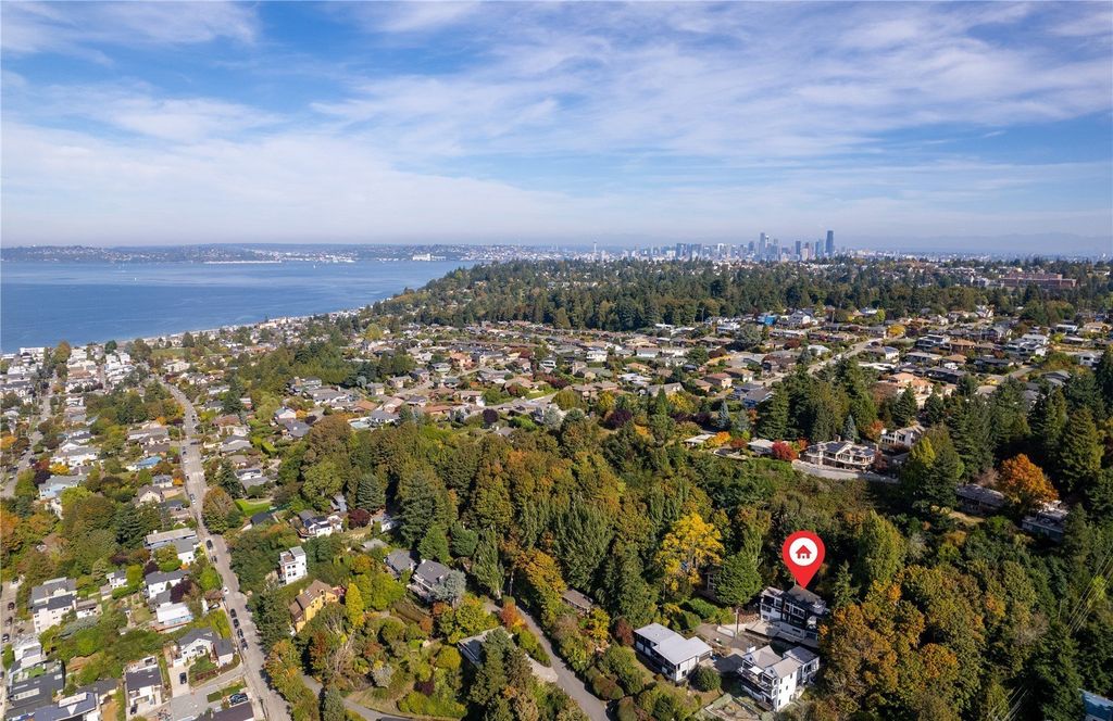 Seattles Coastal Retreat 2.85 Million Home with Stunning Views and Serene Lifestyle 39