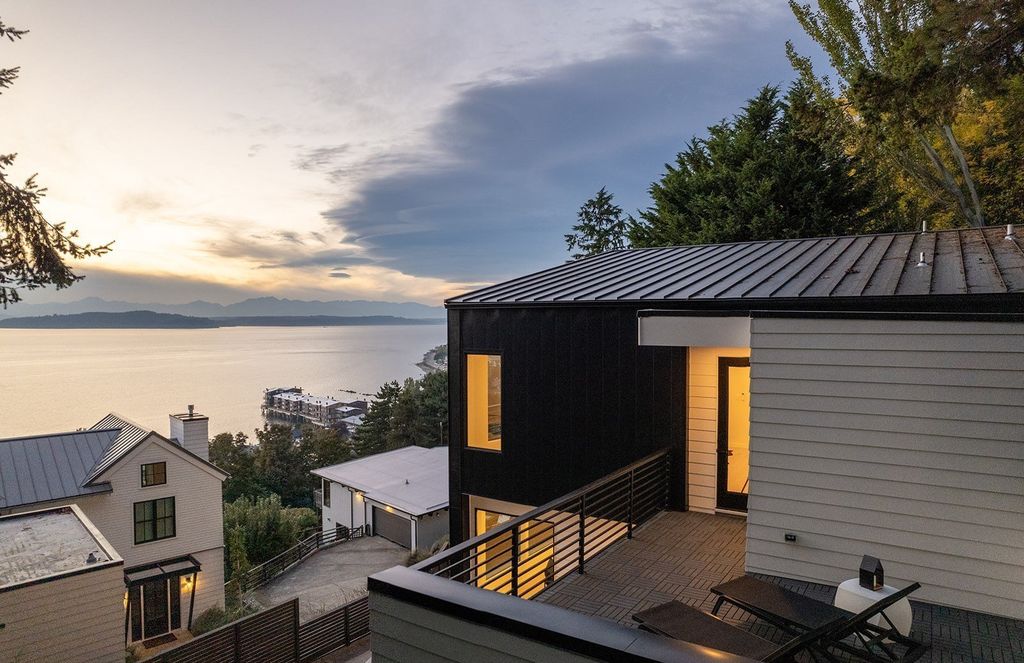 Seattles Coastal Retreat 2.85 Million Home with Stunning Views and Serene Lifestyle 4