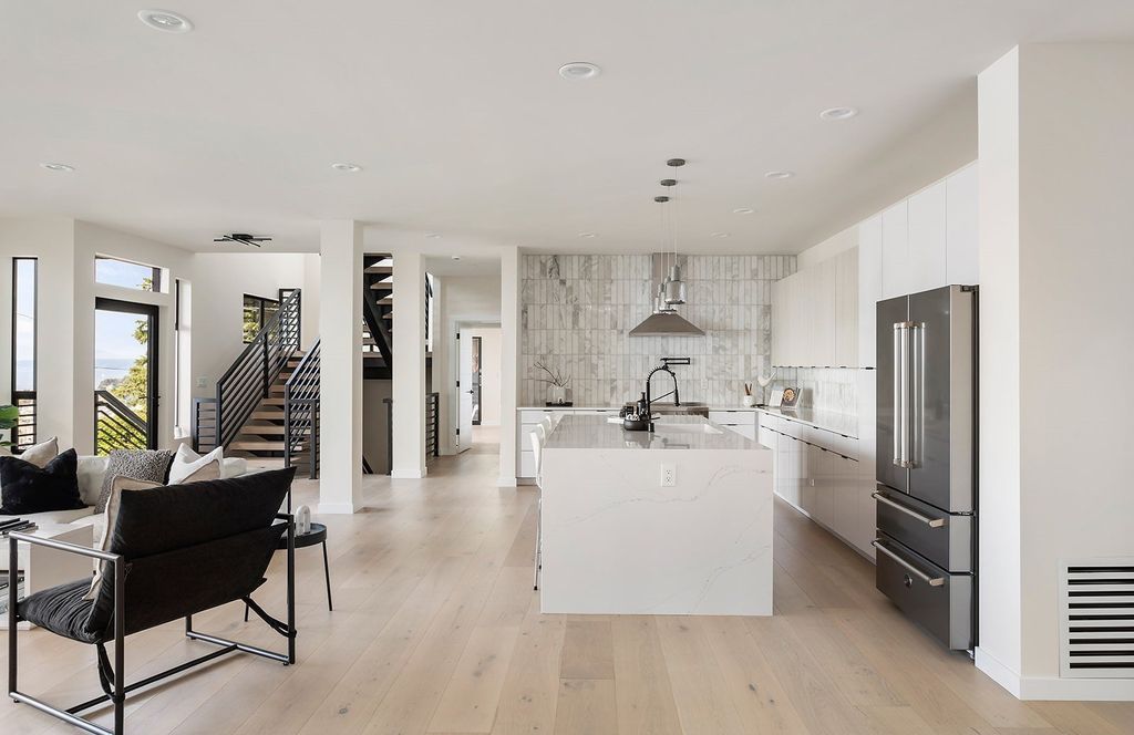Seattles Coastal Retreat 2.85 Million Home with Stunning Views and Serene Lifestyle 7