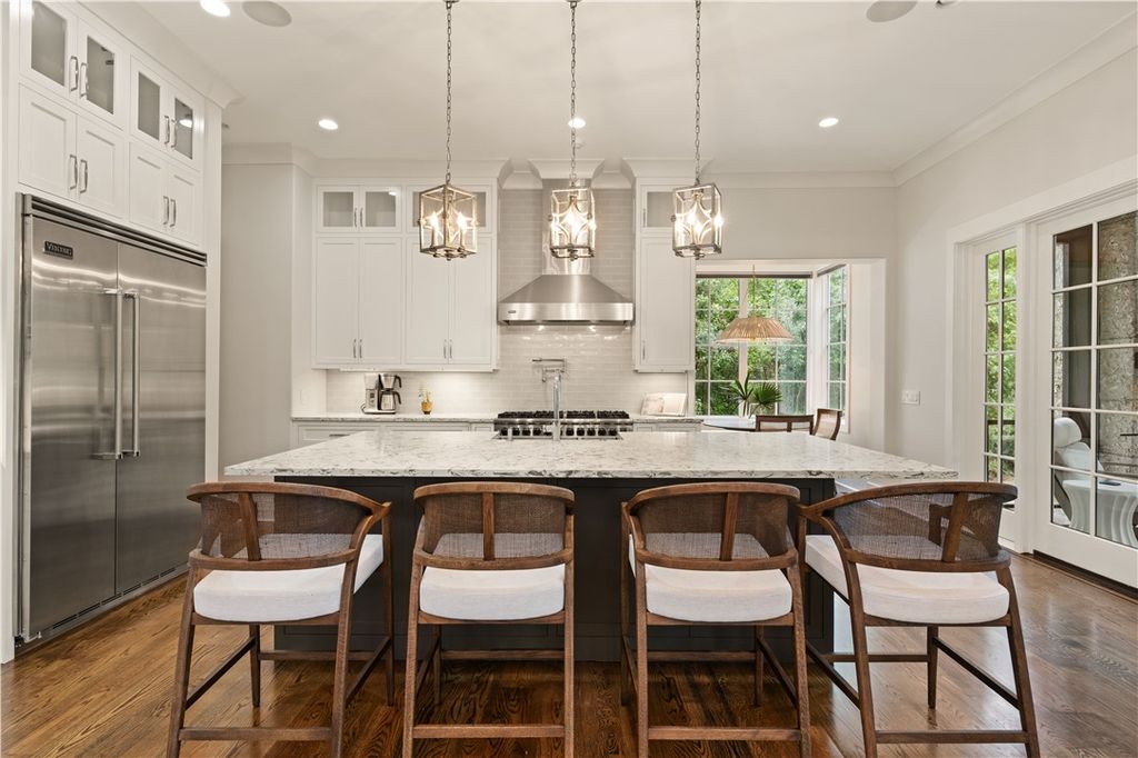 Serene Lakefront Living Explore the 2.995 Million Saint Simons Island Retreat 13