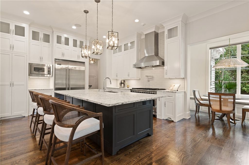 Serene Lakefront Living Explore the 2.995 Million Saint Simons Island Retreat 14