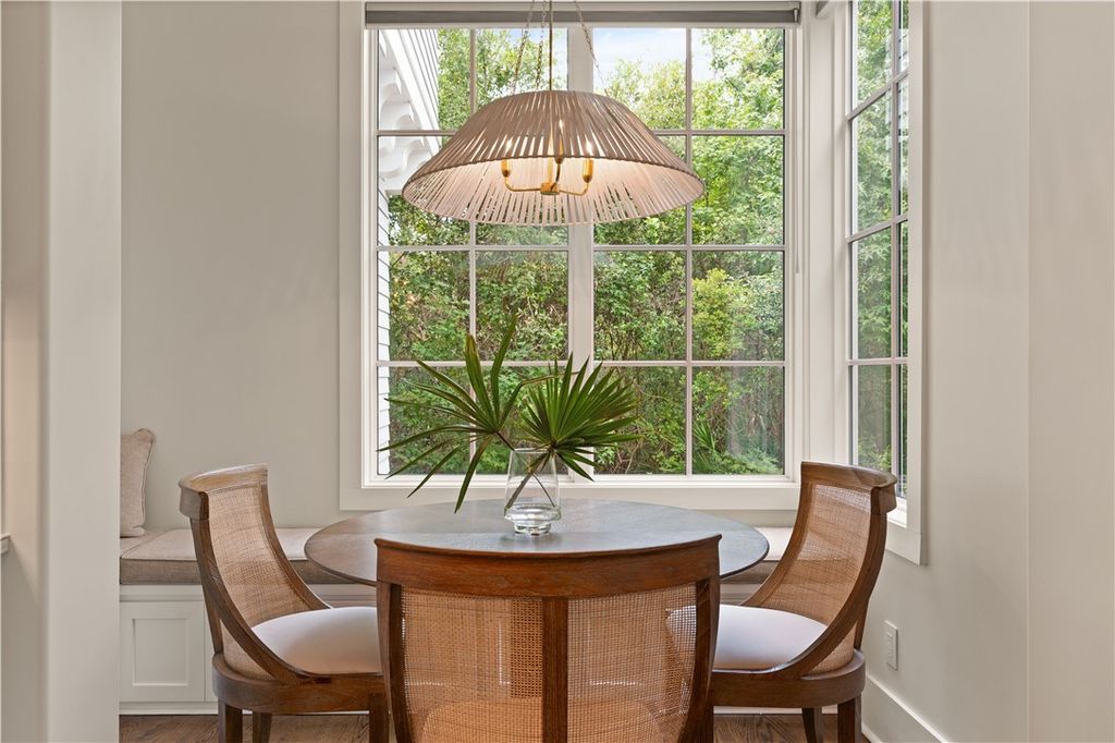 Serene Lakefront Living Explore the 2.995 Million Saint Simons Island Retreat 16