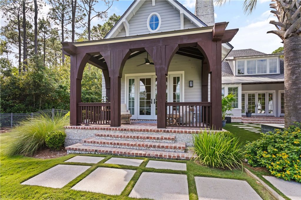 Serene Lakefront Living Explore the 2.995 Million Saint Simons Island Retreat 20