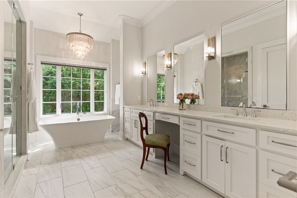 Serene Lakefront Living Explore the 2.995 Million Saint Simons Island Retreat 23
