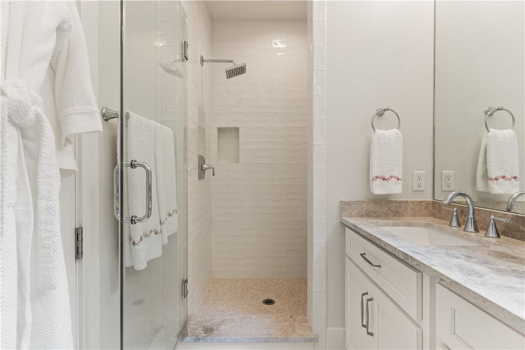 Serene Lakefront Living Explore the 2.995 Million Saint Simons Island Retreat 30