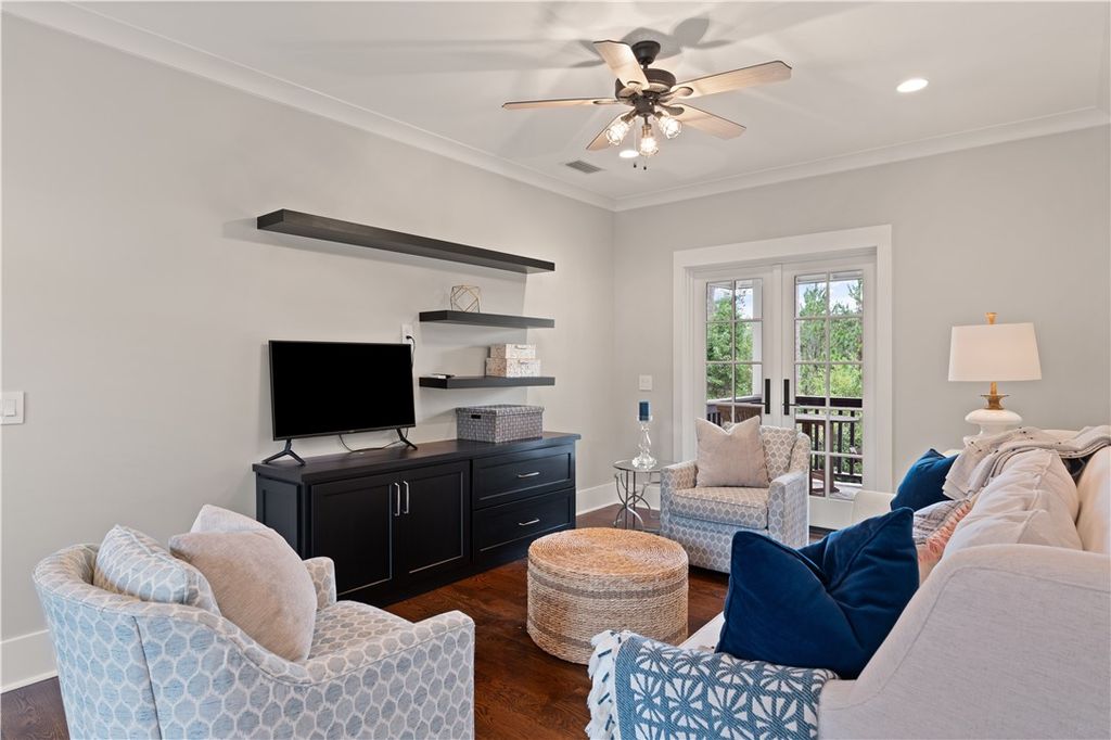 Serene Lakefront Living Explore the 2.995 Million Saint Simons Island Retreat 32
