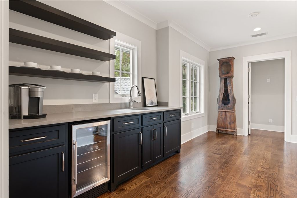 Serene Lakefront Living Explore the 2.995 Million Saint Simons Island Retreat 33