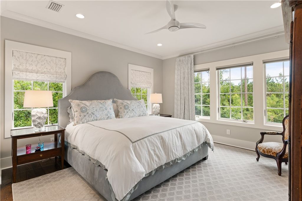 Serene Lakefront Living Explore the 2.995 Million Saint Simons Island Retreat 34