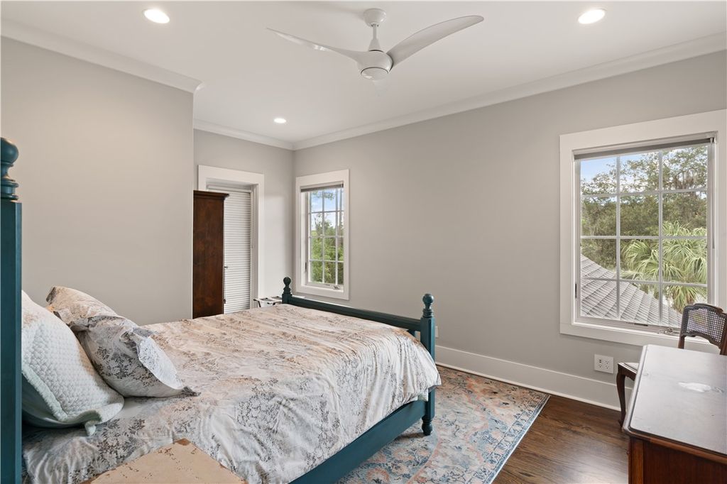 Serene Lakefront Living Explore the 2.995 Million Saint Simons Island Retreat 37