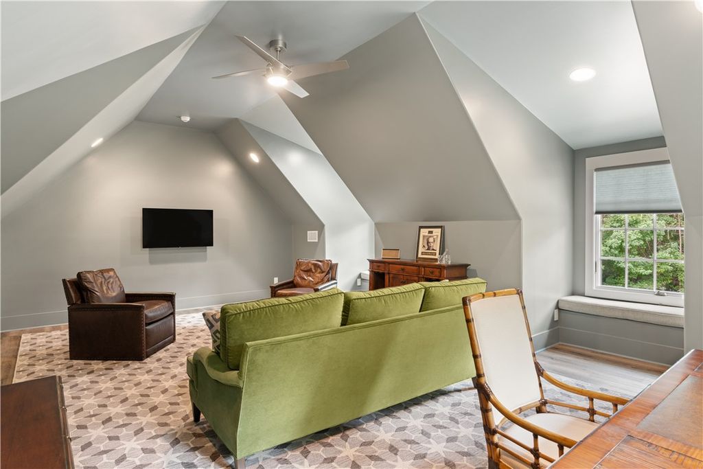 Serene Lakefront Living Explore the 2.995 Million Saint Simons Island Retreat 39