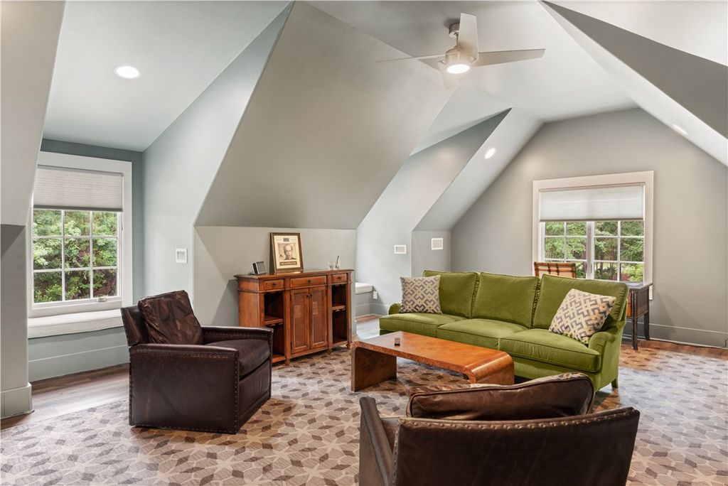 Serene Lakefront Living Explore the 2.995 Million Saint Simons Island Retreat 40