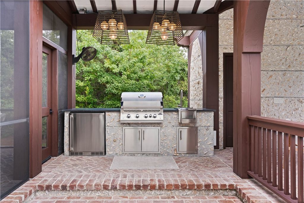 Serene Lakefront Living Explore the 2.995 Million Saint Simons Island Retreat 45