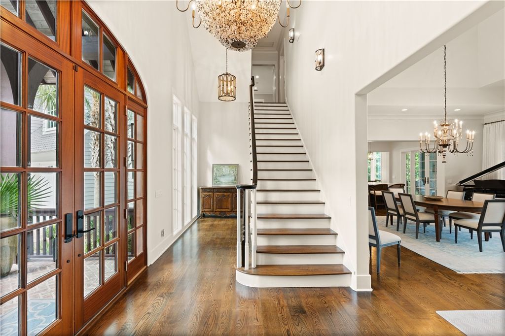 Serene Lakefront Living Explore the 2.995 Million Saint Simons Island Retreat 6
