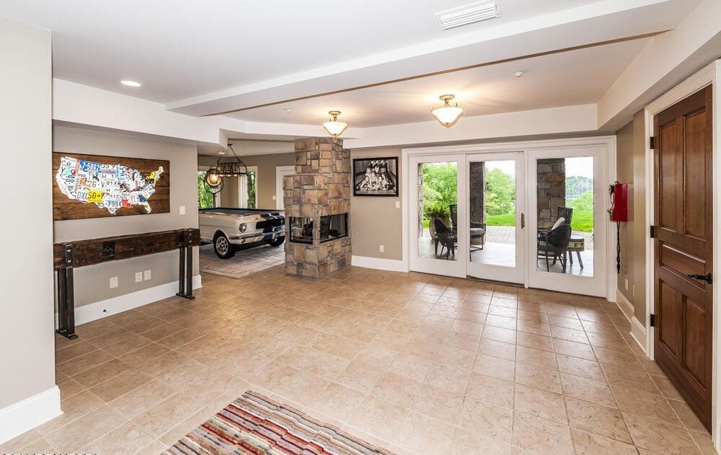 Sophisticated 5.5 Million Waterside Home in Knoxville Tennessee 34 1