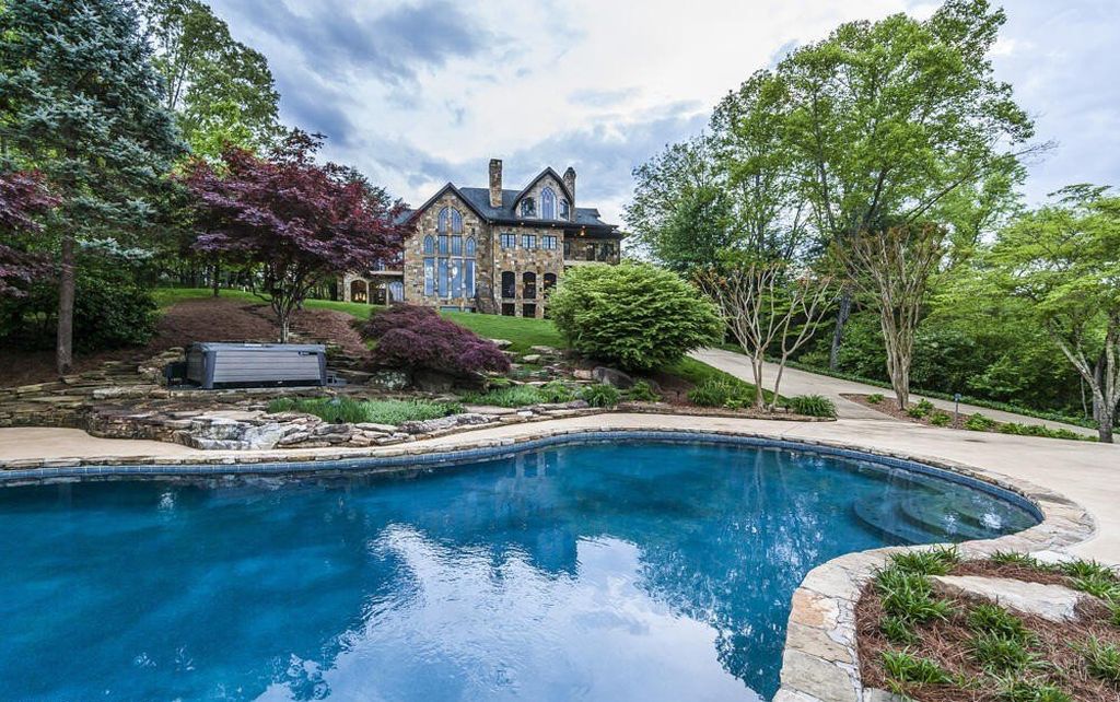 Sophisticated 5.5 Million Waterside Home in Knoxville Tennessee 38 1