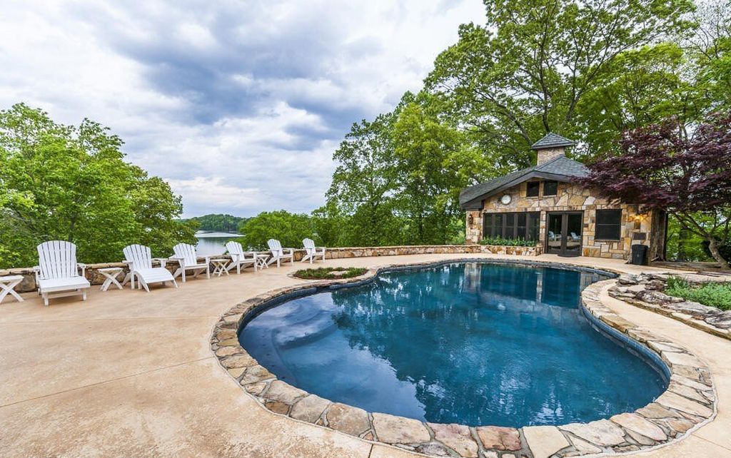 Sophisticated 5.5 Million Waterside Home in Knoxville Tennessee 39 1