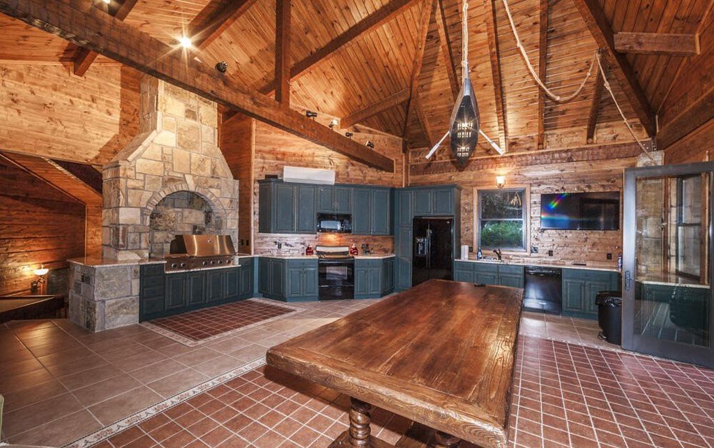 Sophisticated 5.5 Million Waterside Home in Knoxville Tennessee 41 1