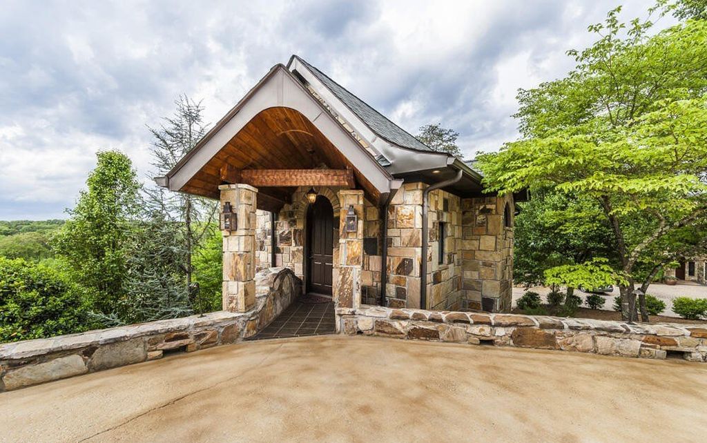 Sophisticated 5.5 Million Waterside Home in Knoxville Tennessee 46 1