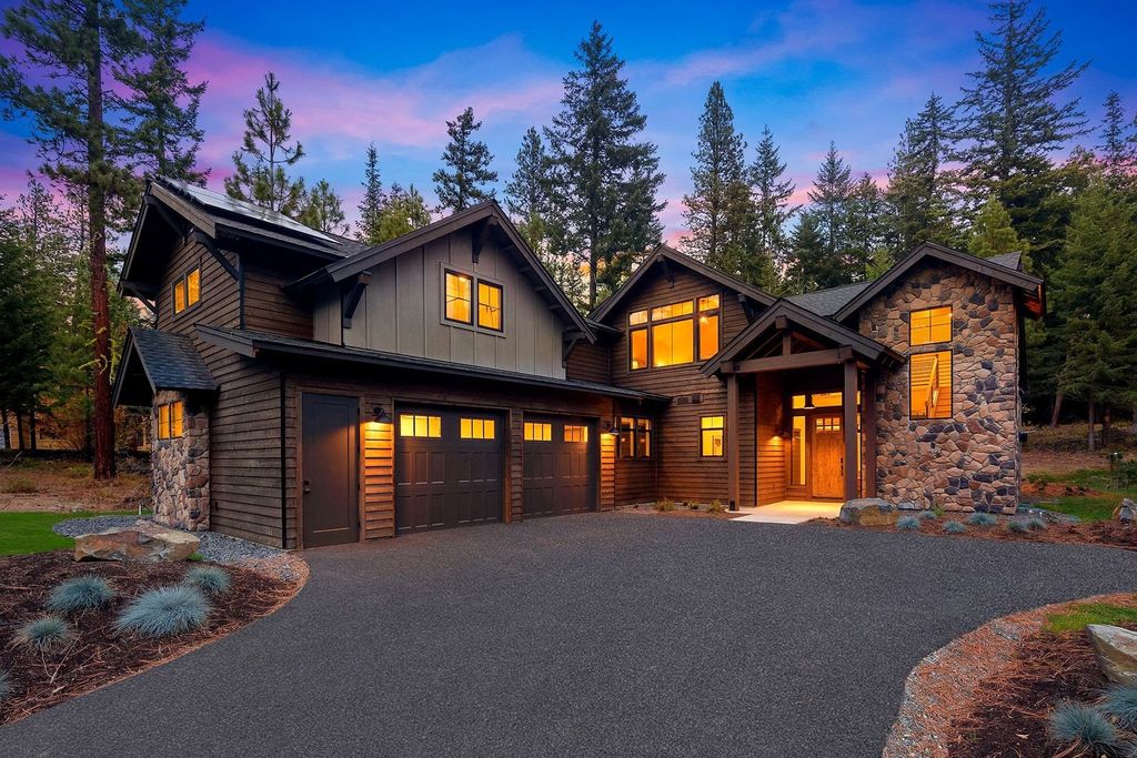 Stunning Cle Elum Washington Home Seamlessly Blends with Nature Listed at 2129998 1