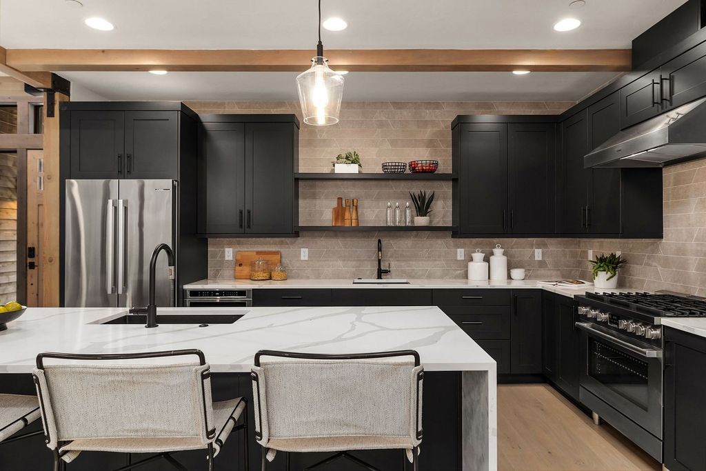Stunning Cle Elum Washington Home Seamlessly Blends with Nature Listed at 2129998 11