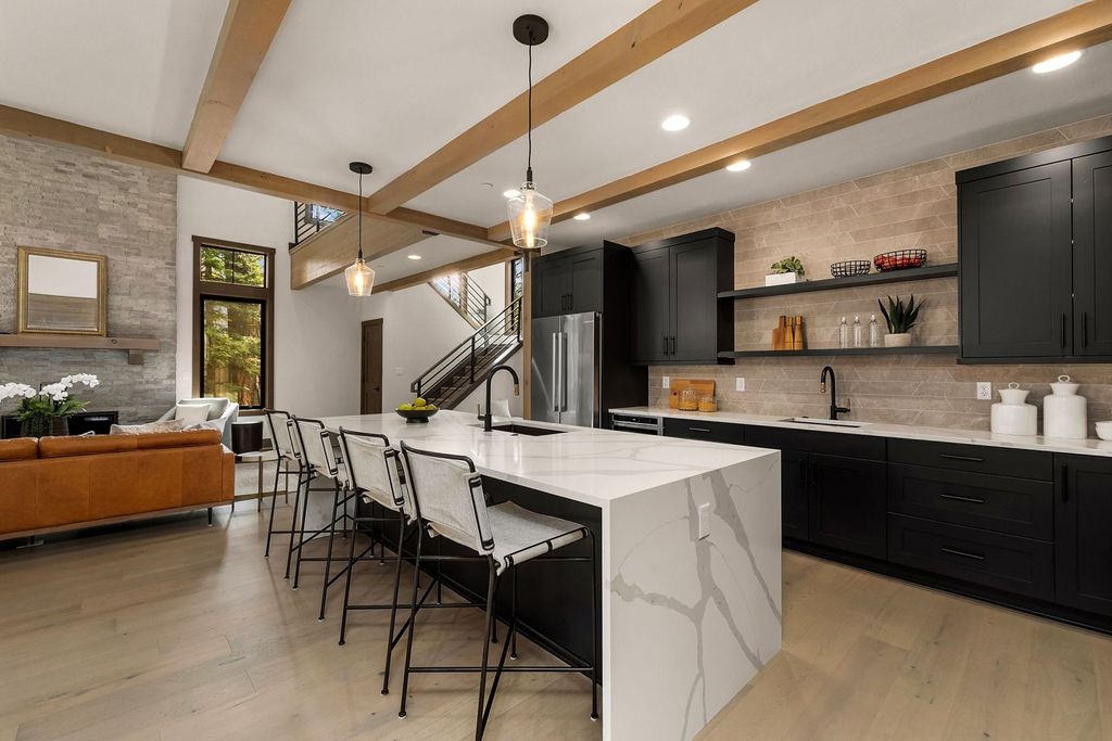 Stunning Cle Elum Washington Home Seamlessly Blends with Nature Listed at 2129998 12