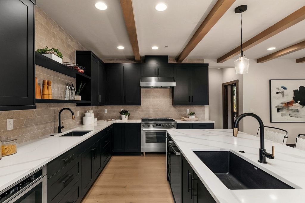 Stunning Cle Elum Washington Home Seamlessly Blends with Nature Listed at 2129998 13