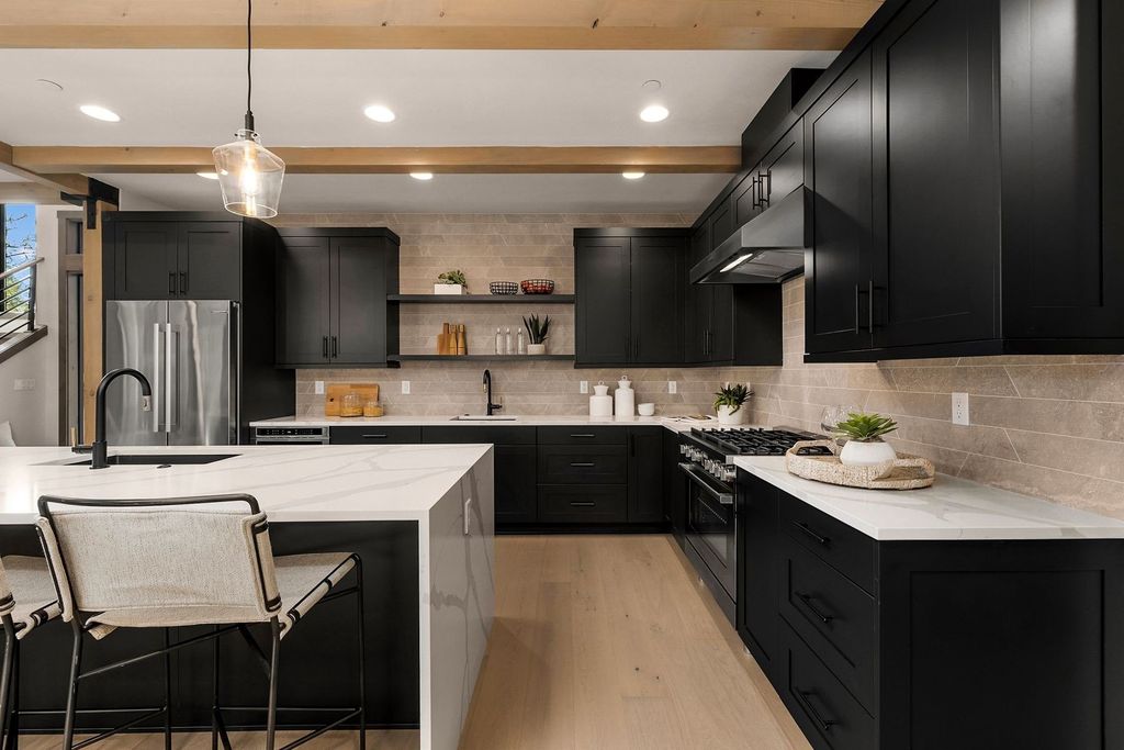 Stunning Cle Elum Washington Home Seamlessly Blends with Nature Listed at 2129998 15