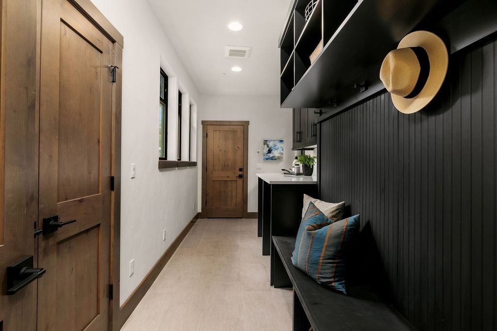 Stunning Cle Elum Washington Home Seamlessly Blends with Nature Listed at 2129998 25