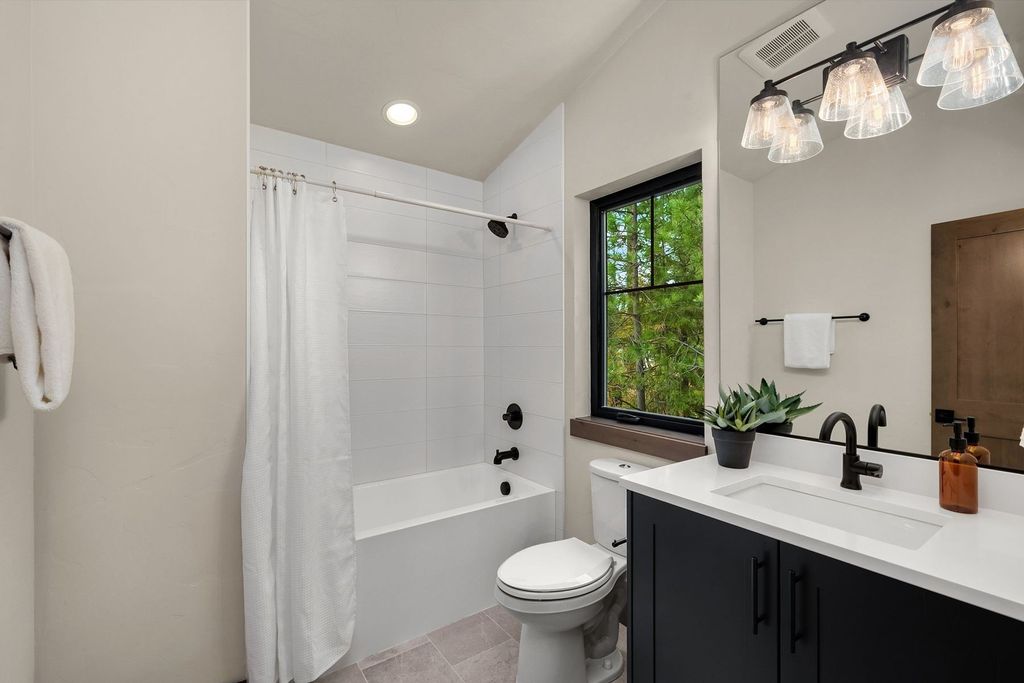 Stunning Cle Elum Washington Home Seamlessly Blends with Nature Listed at 2129998 35
