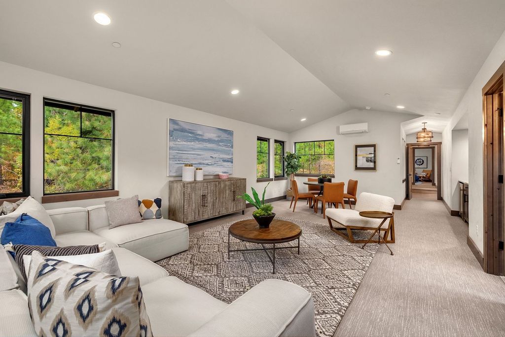 Stunning Cle Elum Washington Home Seamlessly Blends with Nature Listed at 2129998 40