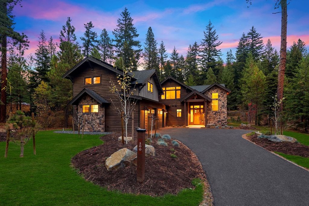 Stunning Cle Elum Washington Home Seamlessly Blends with Nature Listed at 2129998 47