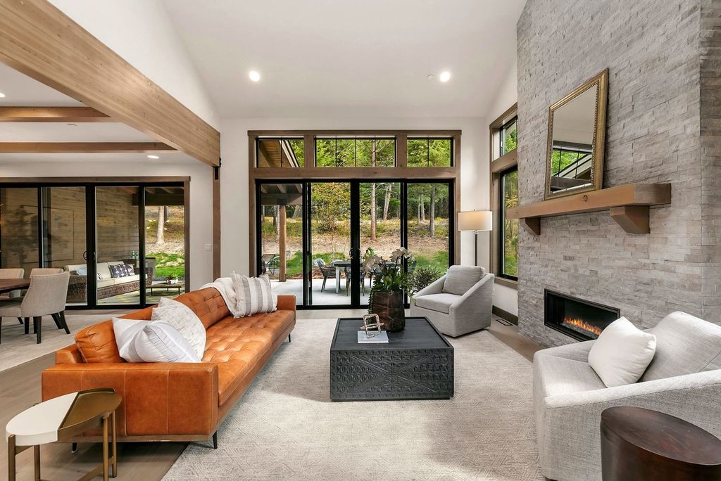 Stunning Cle Elum Washington Home Seamlessly Blends with Nature Listed at 2129998 5