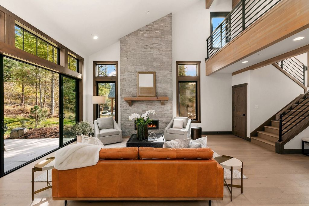 Stunning Cle Elum Washington Home Seamlessly Blends with Nature Listed at 2129998 7