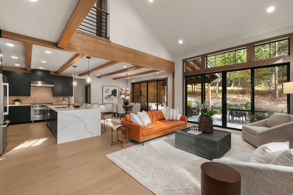 Stunning Cle Elum Washington Home Seamlessly Blends with Nature Listed at 2129998 8
