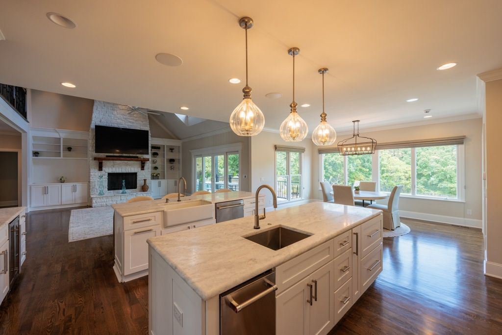 The Ultimate Entertainers' Farmhouse: 19 Acres in Williamson County, Tennessee for $6,995,000