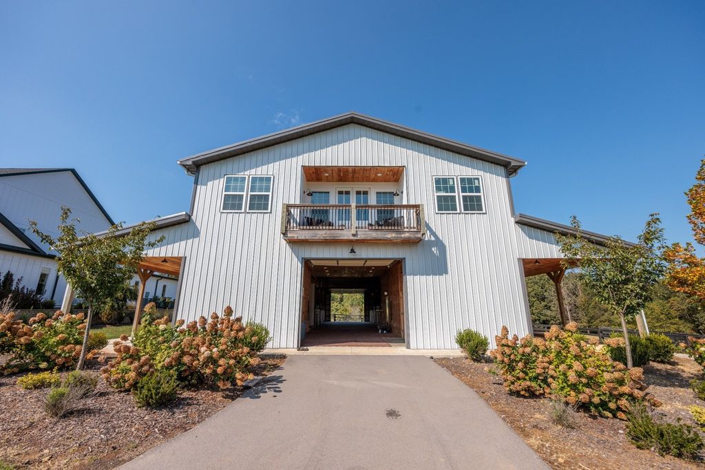 The Ultimate Entertainers' Farmhouse: 19 Acres in Williamson County, Tennessee for $6,995,000