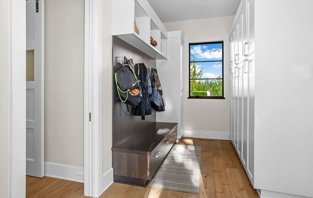 Unmatched Elegance Innovation and Technology Converge in 3995000 Lake Oswego Estate 23
