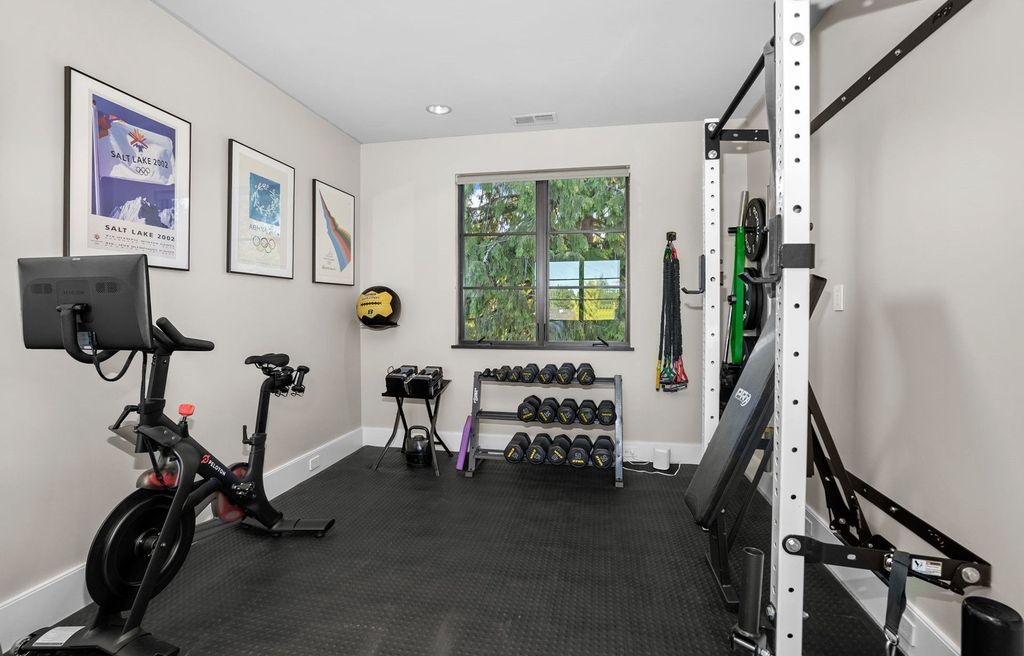 Unmatched Elegance Innovation and Technology Converge in 3995000 Lake Oswego Estate 25