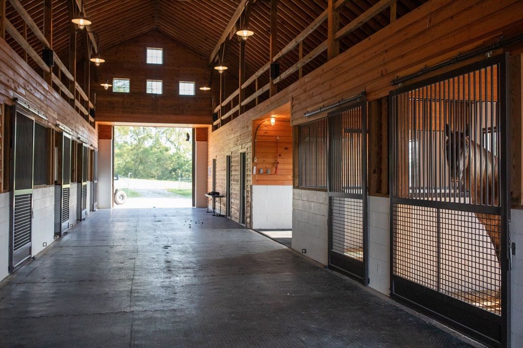 Unparalleled Beauty and Recreational Paradise Twin Creek Farm in Santa Fe Tennessee Now Available for 8999500 10