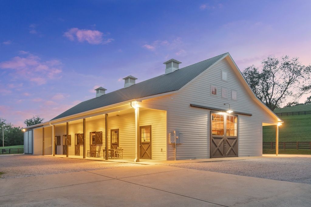 Unparalleled Beauty and Recreational Paradise Twin Creek Farm in Santa Fe Tennessee Now Available for 8999500 4