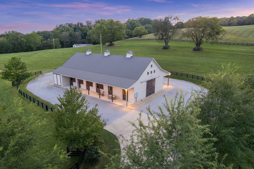 Unparalleled Beauty and Recreational Paradise Twin Creek Farm in Santa Fe Tennessee Now Available for 8999500 9