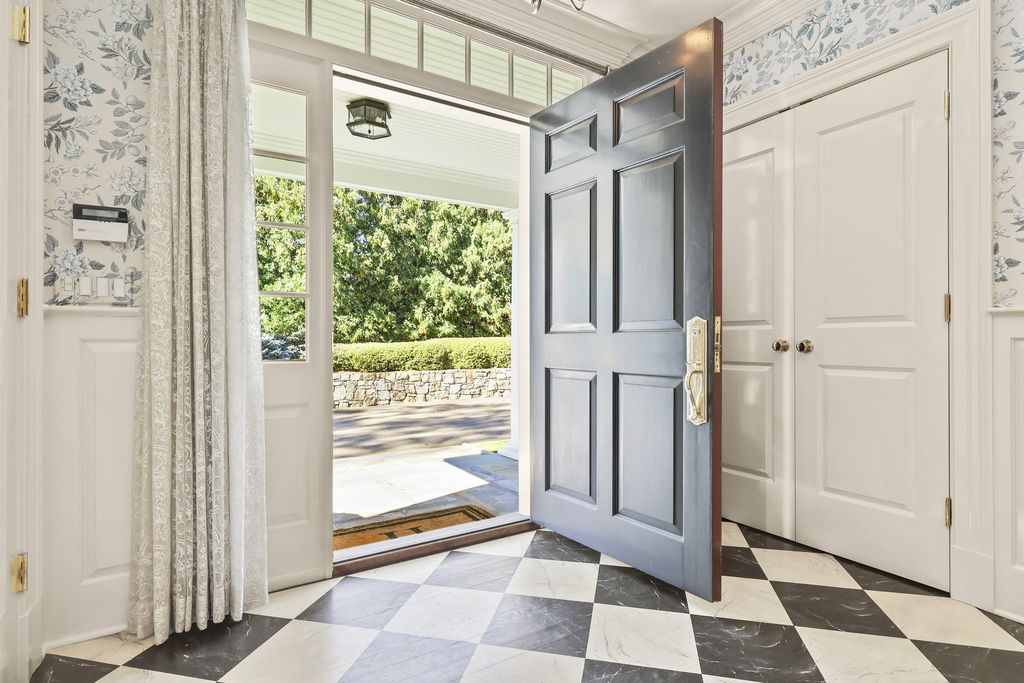Unrivaled Luxury Living in Greenwich Connecticut Exquisite Custom Estate Hits the Market at 4.75 Million 11